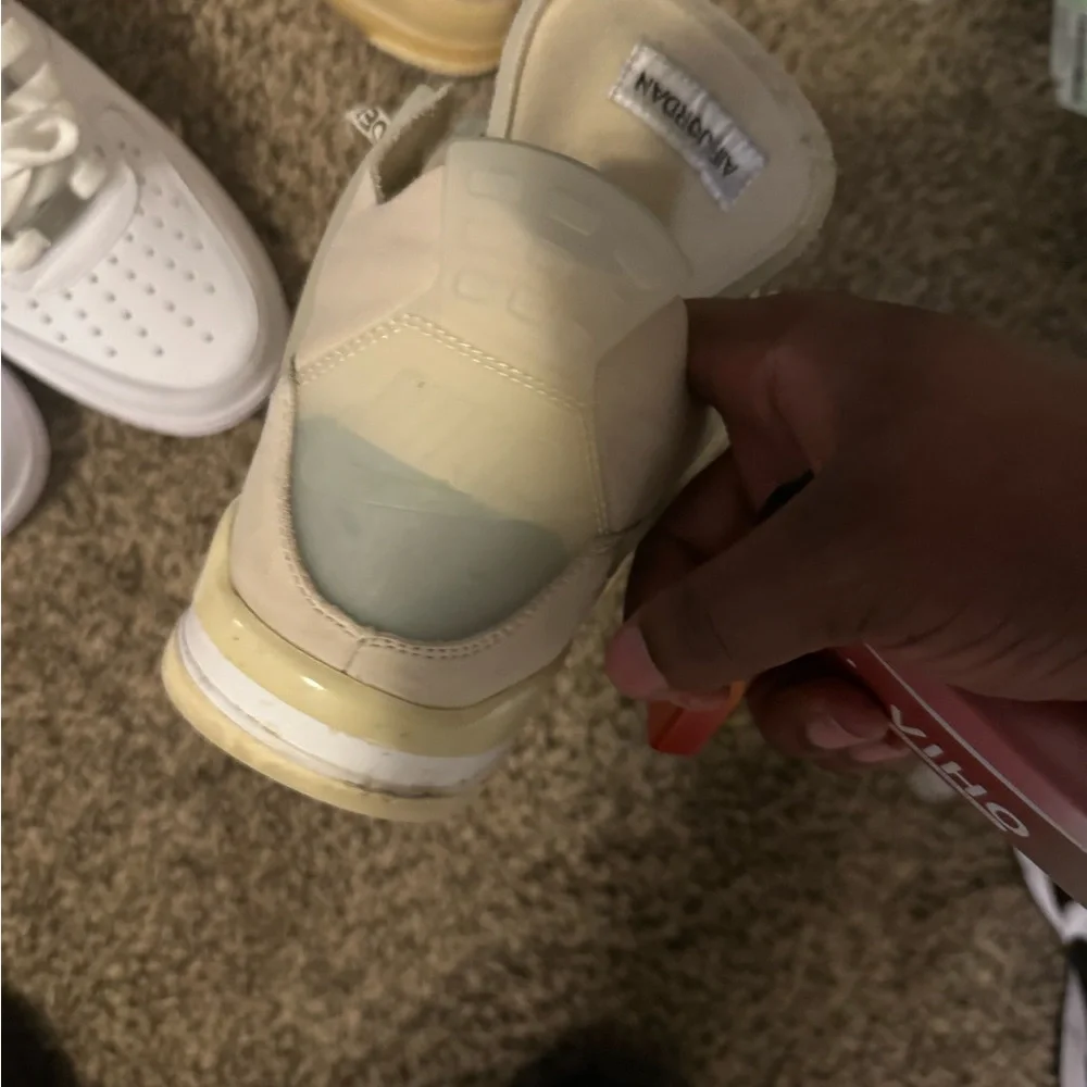 Off-White x Wmns Air Jordan 4 Retro SP ‘Sail’ - Picture 2 of 5